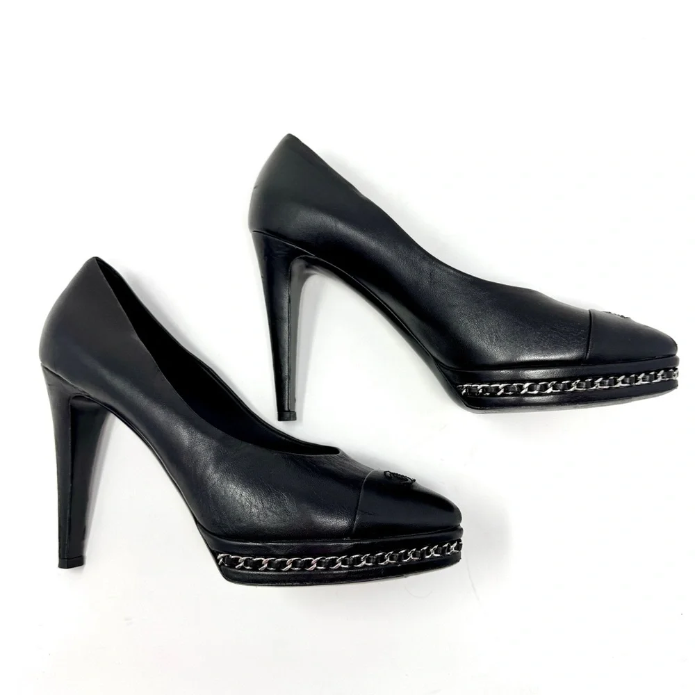 CHANEL Cap Toe Interlocking CC Chain-Trim Platform Pumps - Black Leather size 40